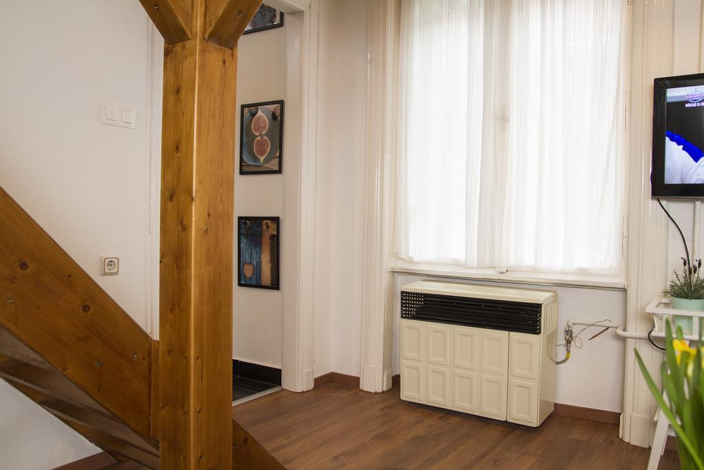 Somogyi Apartman Boedapest Buitenkant foto